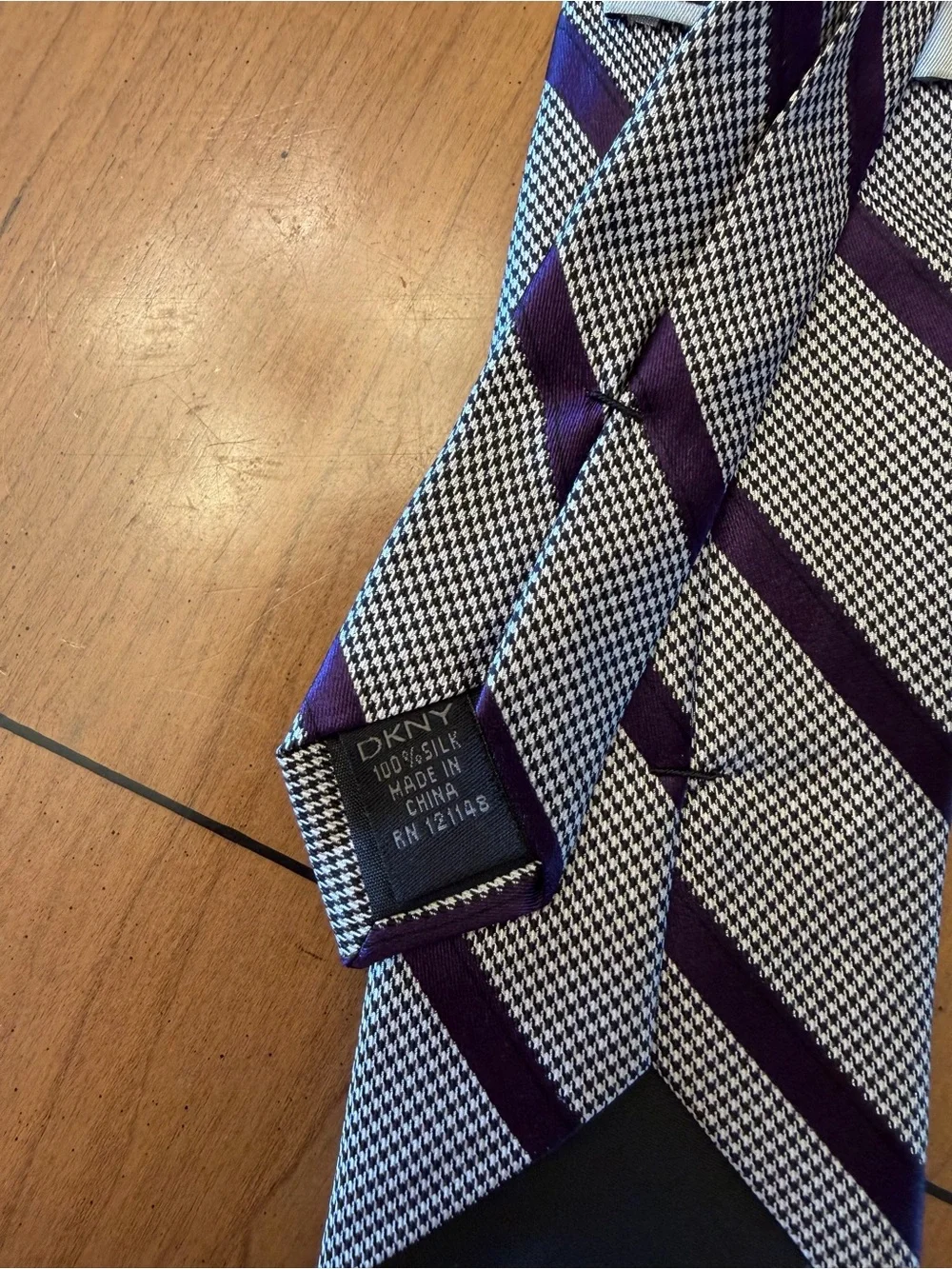 DKNY 100% Silk Plum Houndstooth Tie | Business Casual Academia Corporate Dapper
